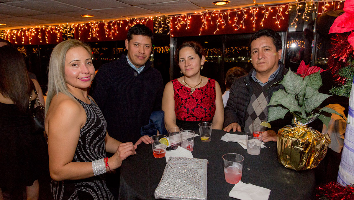 Why To Hold Your Family Holiday Party On the Skyline Princess